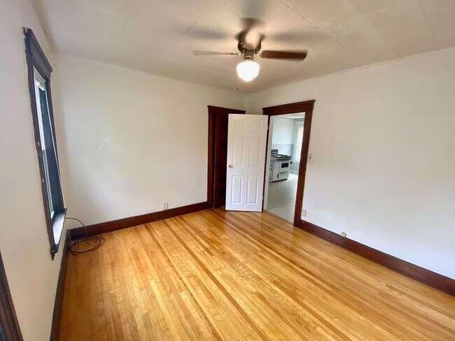 Building Photo - 14 Loring St