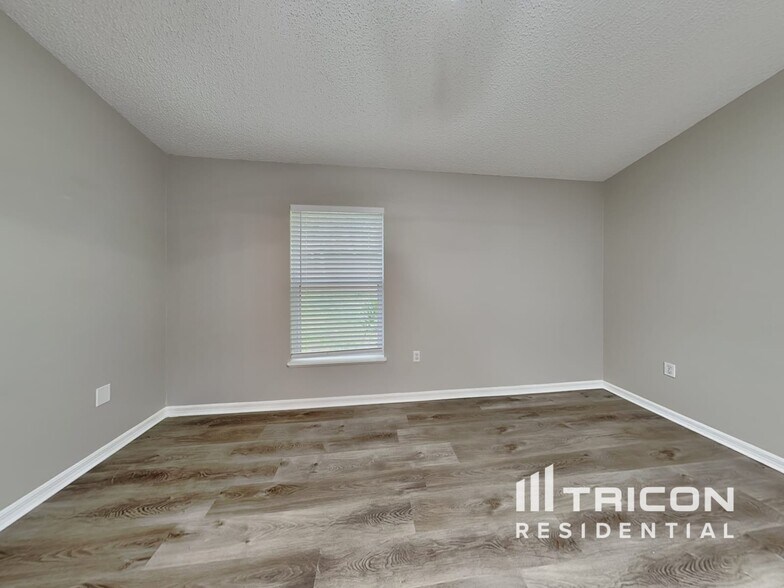 Building Photo - 649 Doe Cove Pl