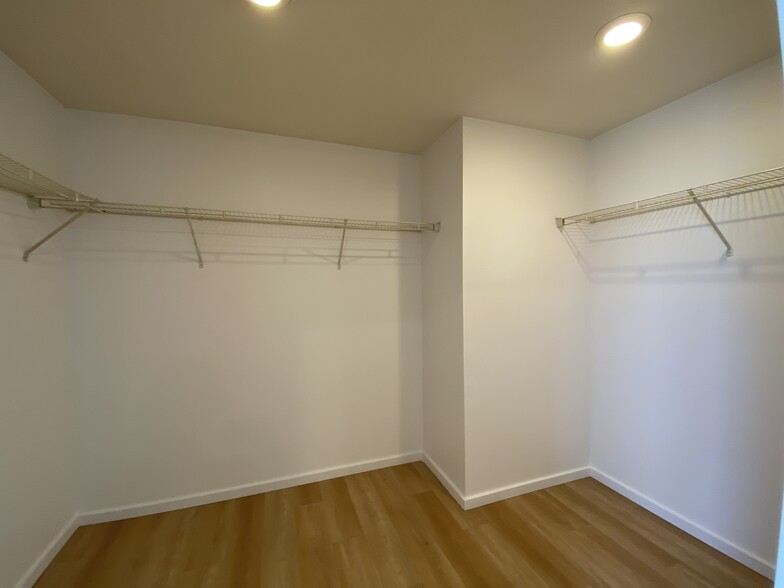 Building Photo - 17517 29th Ave E