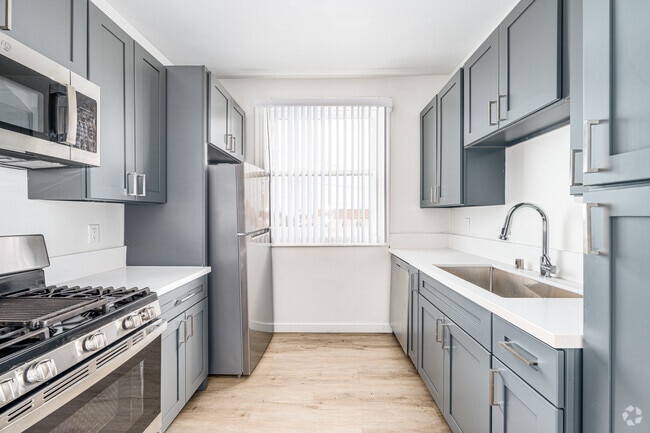 Interior Photo - 245 Kenmore Apartments