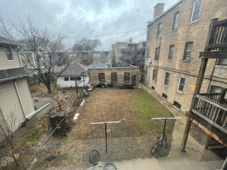 Building Photo - 7252 N Hamilton Ave