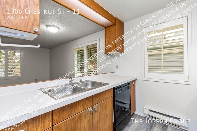 Building Photo - 1306 Chestnut St