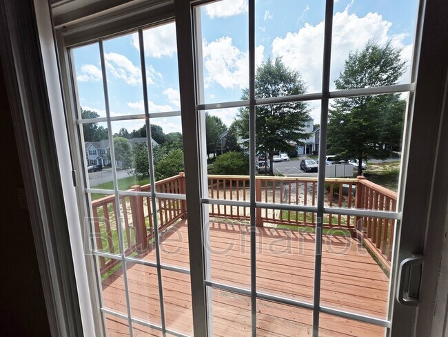 Building Photo - 650 Ganyard Farm Way