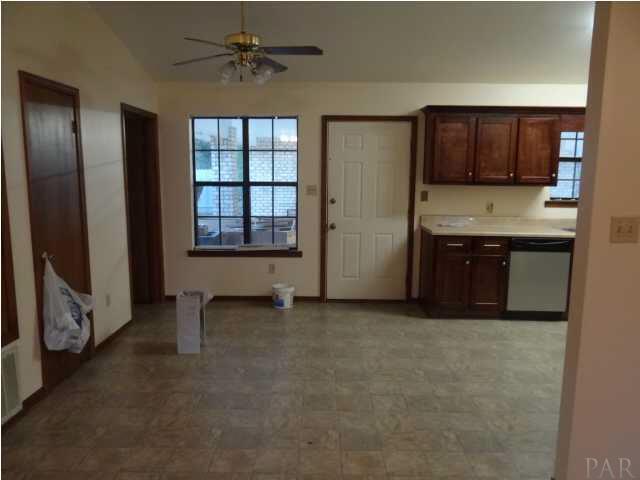 Building Photo - 5757 Melrose Dr