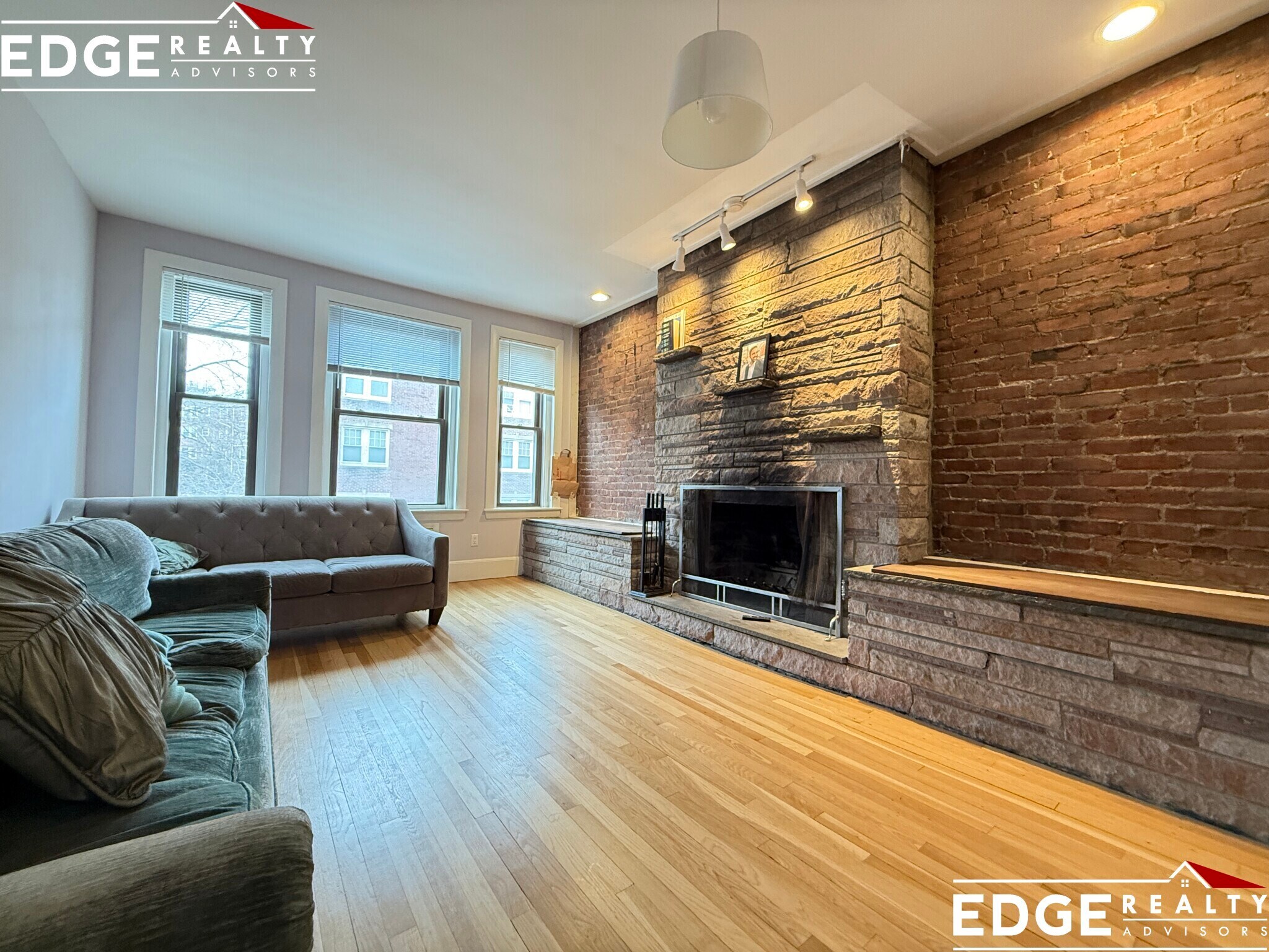 Building Photo - 316 Saint Paul St