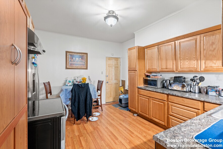 Building Photo - 78 Hillside St