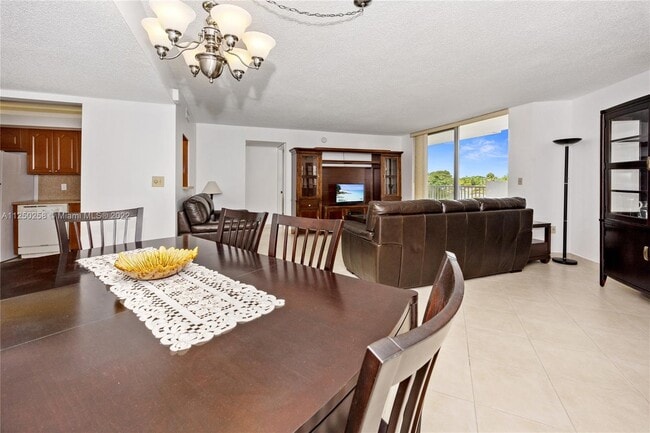 Building Photo - 1300 NE Miami Gardens Dr