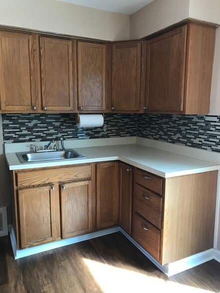 Kitchen - 23334 Deziel St