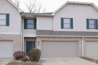 Building Photo - 3 Bedroom Townhome in Greenwood