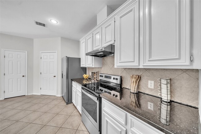 Building Photo - 1911 Mound Lake Dr