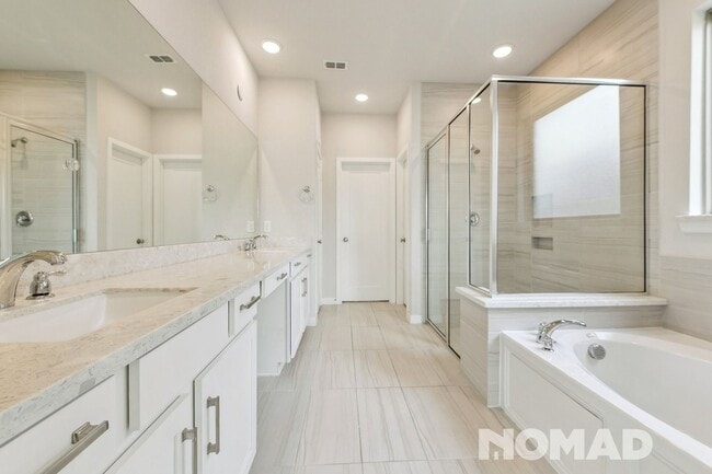 Building Photo - 9215 Lair Cove Dr