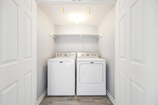 Building Photo - 5005 Georgi Ln