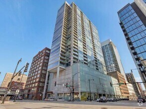 Building Photo - 611 S Wells St