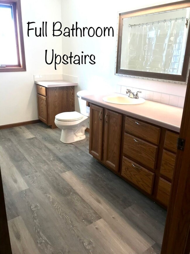 Building Photo - 3 Bedroom 2 Bathroom Townhouse in Neenah