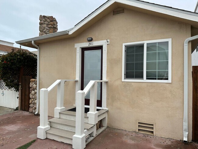 Building Photo - 1 Bed + 1 Bath Cottage | Hollywood By the Sea | Unfurnished