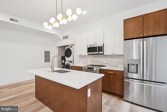 Building Photo - 5034 Florence Ave