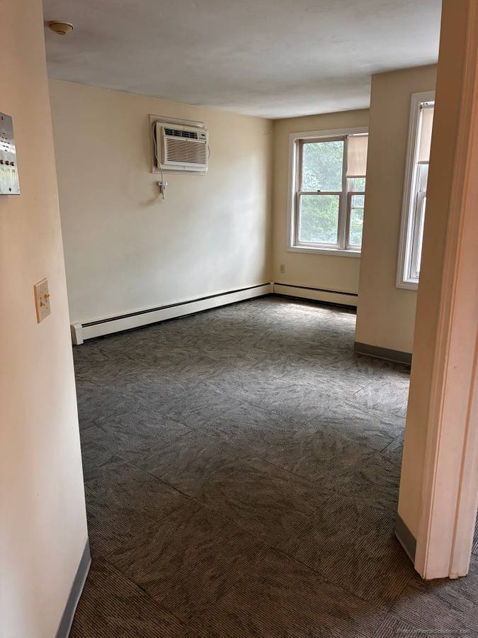 Building Photo - 15 Blossom St