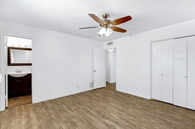 Building Photo - 4 Bedroom House Located in Tempe!