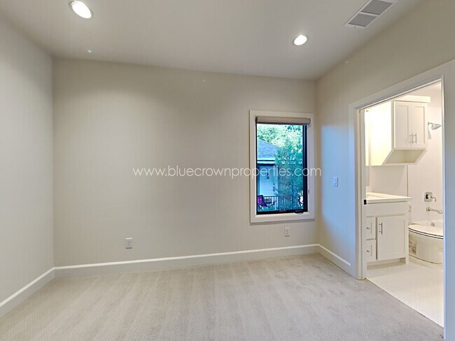 Building Photo - 4305 Emerson Ave