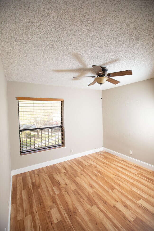 Building Photo - 2738 Carambola Cir S