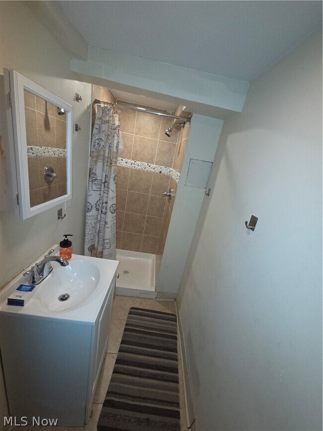 Building Photo - 22031 Miller Ave