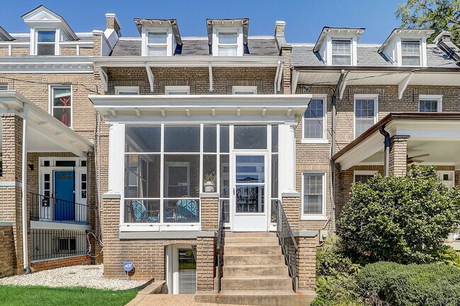 Building Photo - 1513 Allison St NW