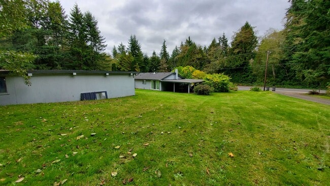 Building Photo - Country Style Home In Hansville