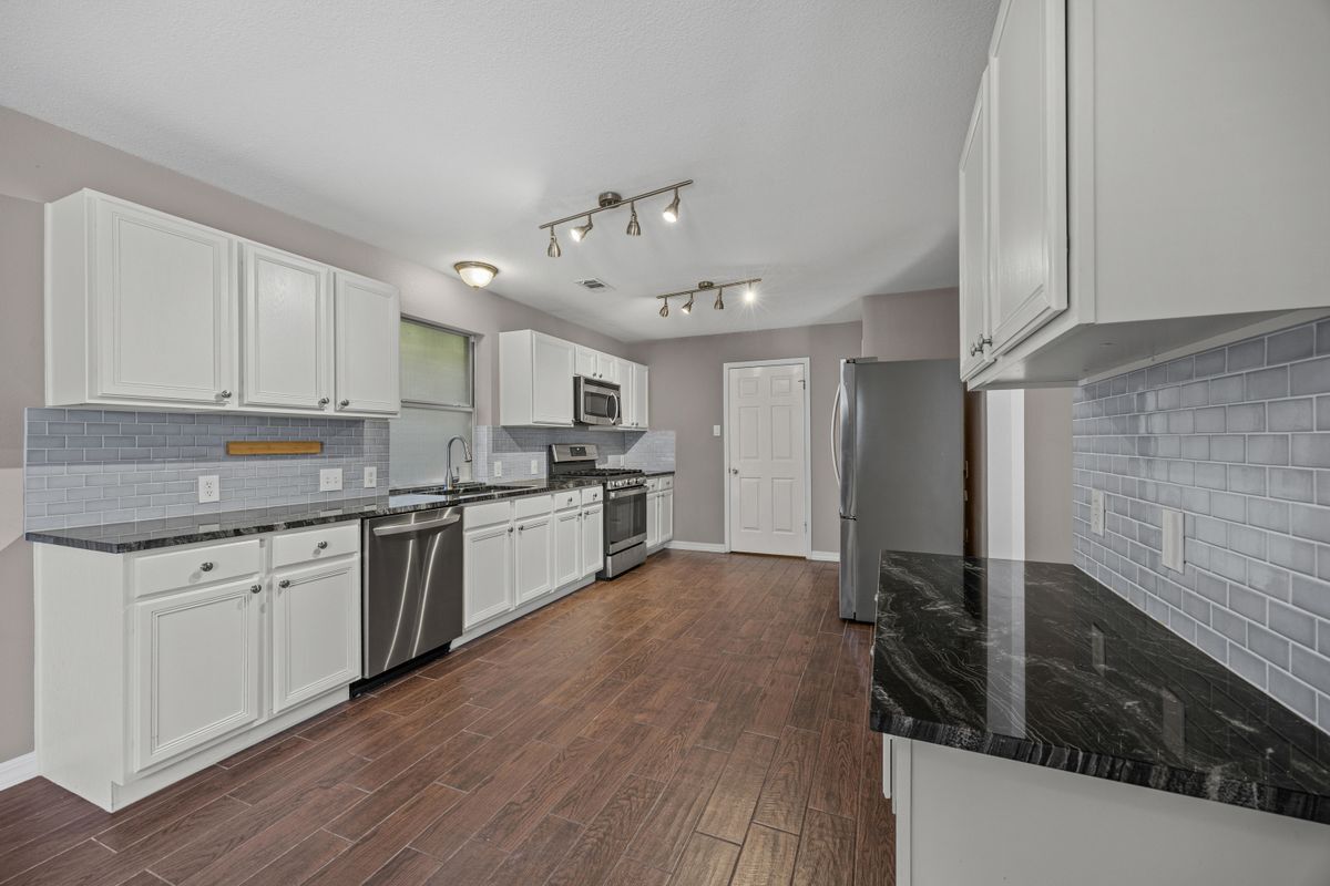 Building Photo - 11304 Avering Ln