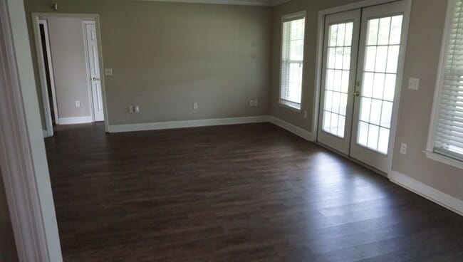 Building Photo - Luxury in Lakeland, GA