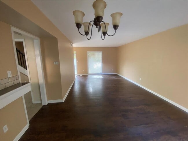 Building Photo - 2440 Price St