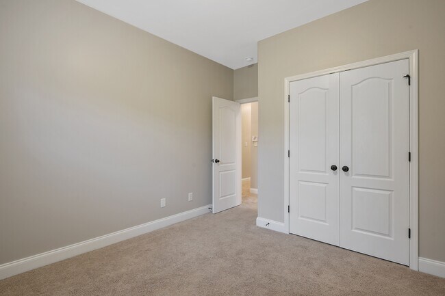 Building Photo - 159 English Oak Dr