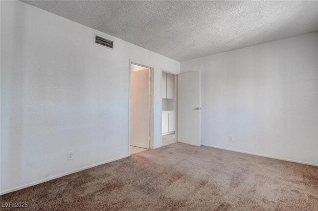 Building Photo - 2206 Sunnyslope Ave