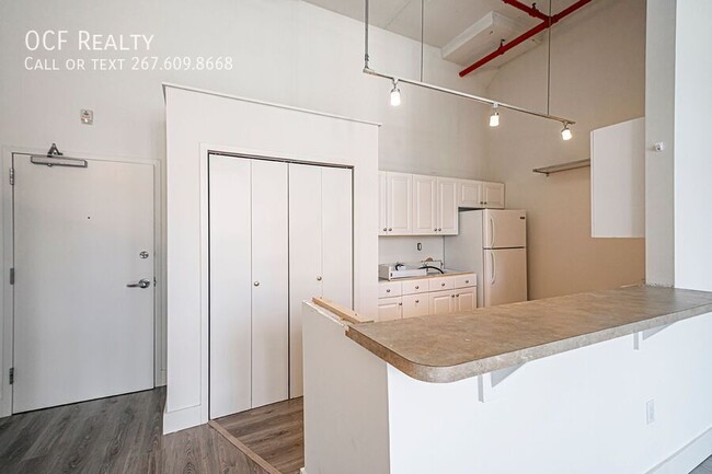 Building Photo - Beautiful Renovated Northern Liberties Loft