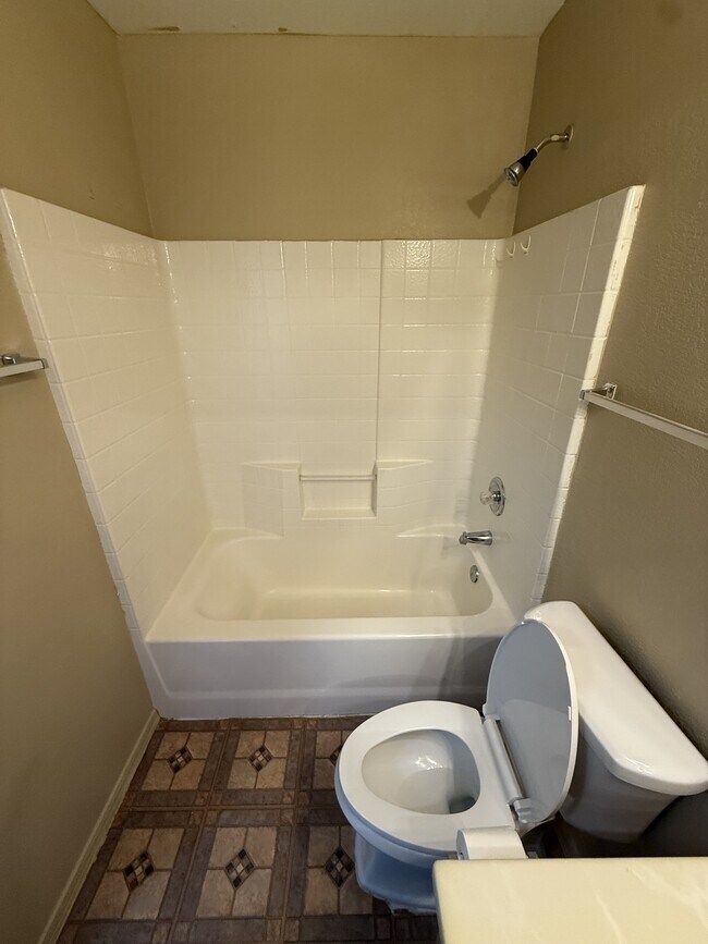 Building Photo - 991 Terrace Dr