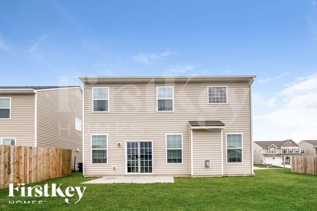 Building Photo - 5776 Bluff View Ln