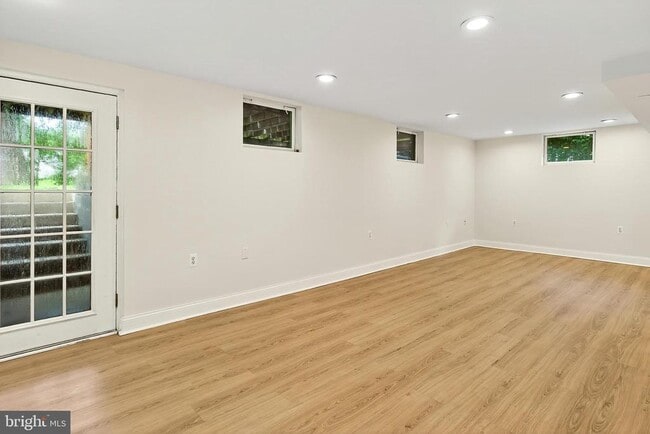 Building Photo - 1812 Olney Rd