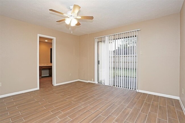 Building Photo - 21623 Park York Dr