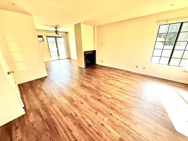 Building Photo - 4280 Green Ave