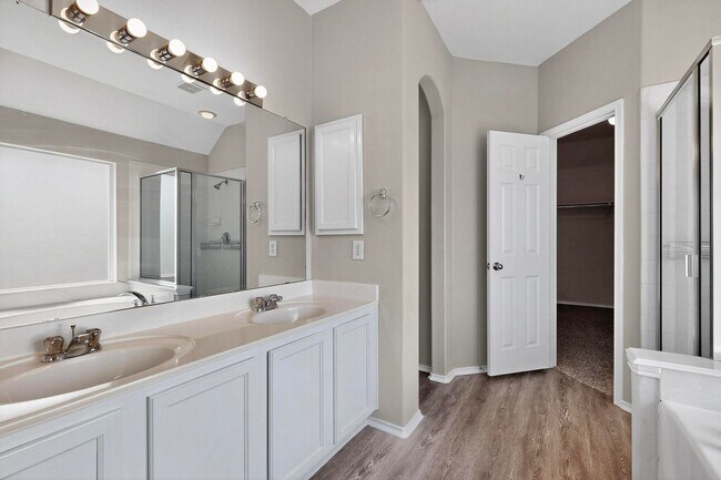 Building Photo - Great Home with Room To Grow in Southbrook!