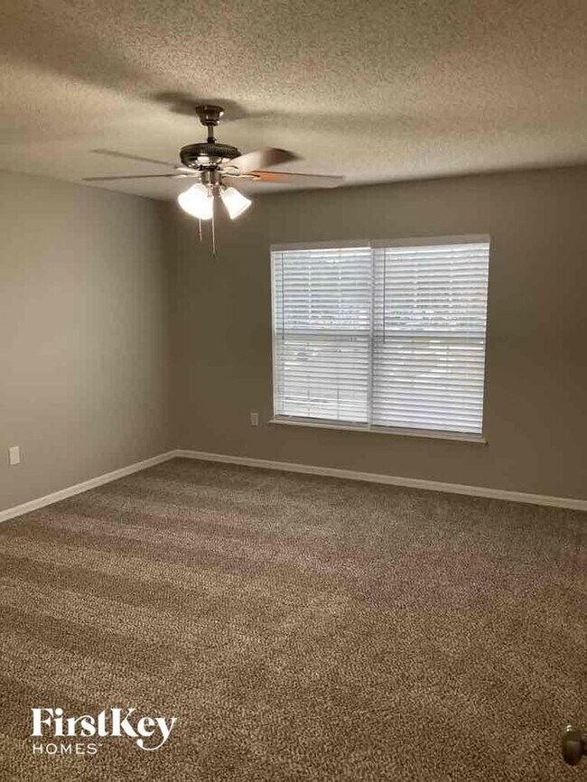 Building Photo - 7094 Shady Pine Ct