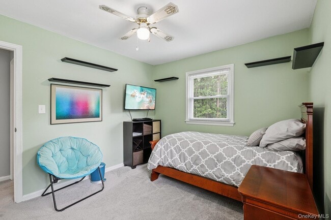 Building Photo - 118 Standish Dr