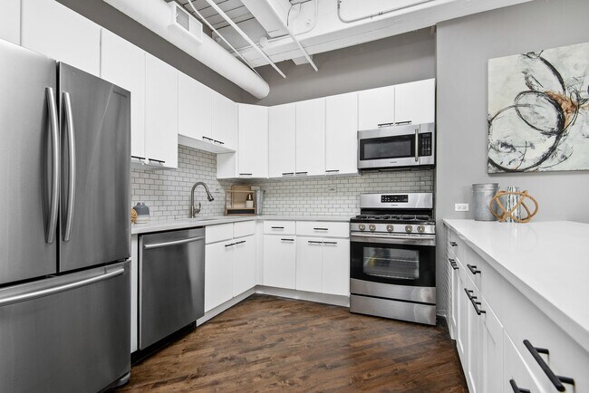 Building Photo - 411 S Sangamon St
