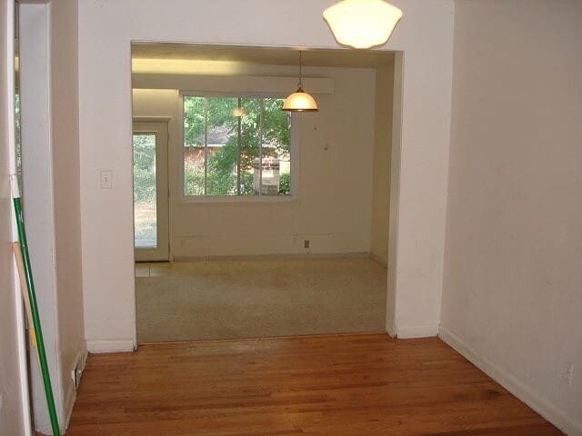 Building Photo - Aug. 2026 Pre-Lease Spacious 5-Bedroom Hom...