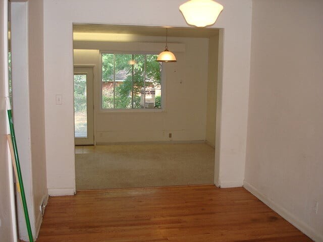 Building Photo - Aug. 2026 Pre-Lease Spacious 5-Bedroom Home in Desirable South Boulder Neighborhood