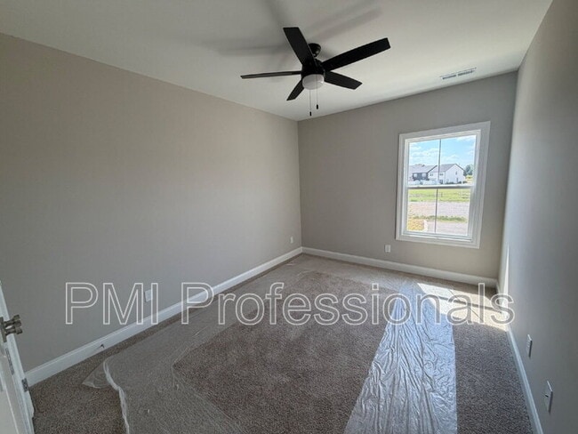 Building Photo - 2124 Gracie Bug Lp