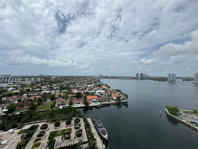Building Photo - 1000 E Island Blvd