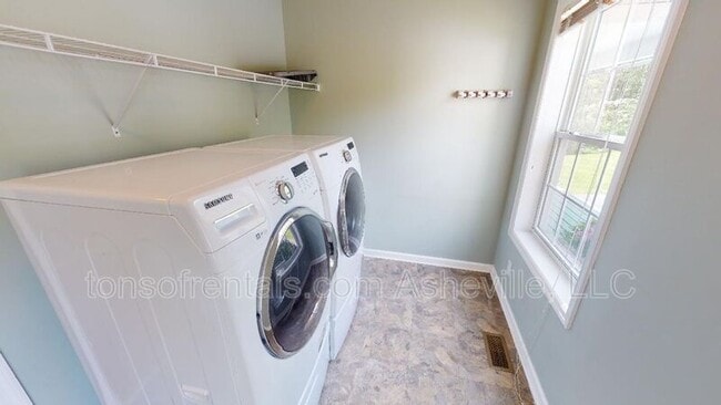 Building Photo - 33 Chapel Hill Church Rd