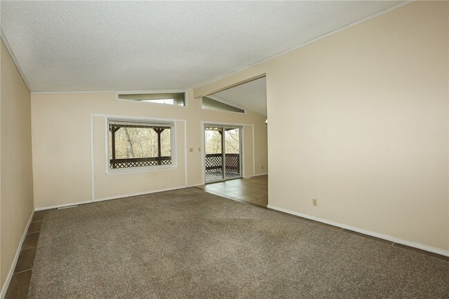 Building Photo - 39 Sheneman Dr