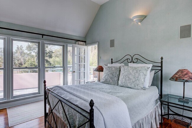 Building Photo - 69 Fresh Pond Rd