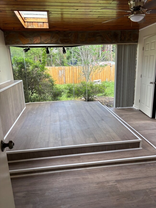 Building Photo - 5731 Mitchell Ct